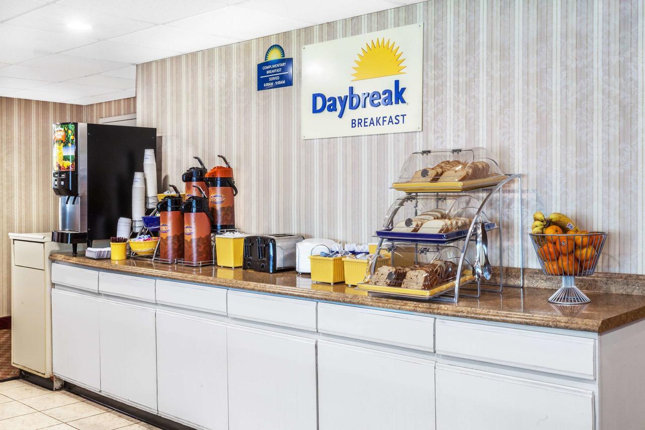 Days Inn By Wyndham Scranton Pa Dickson City Exterior foto